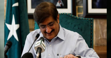 speaking-to-imran-khan-is-like-conversing-with-deaf-says-sindh-cm