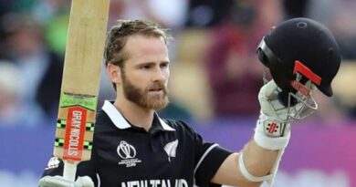 Kane-Williamson-celebrates-after-scoring-ton-for-New-Zealand